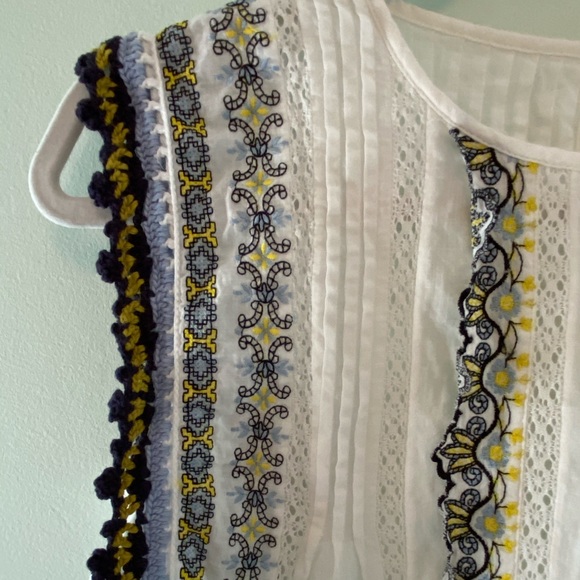 Zara top with croquet and stitching - Picture 2 of 4